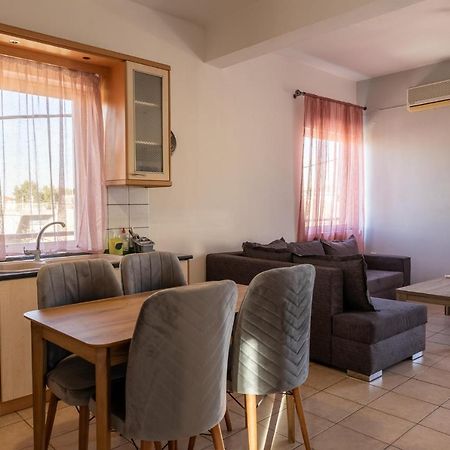 Deluxe Apartment La Larissa Eksteriør billede