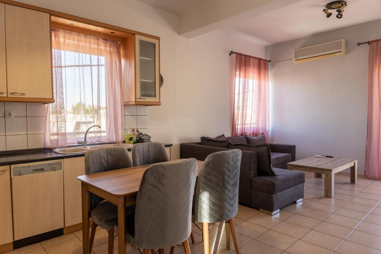 Deluxe Apartment La Larissa Eksteriør billede